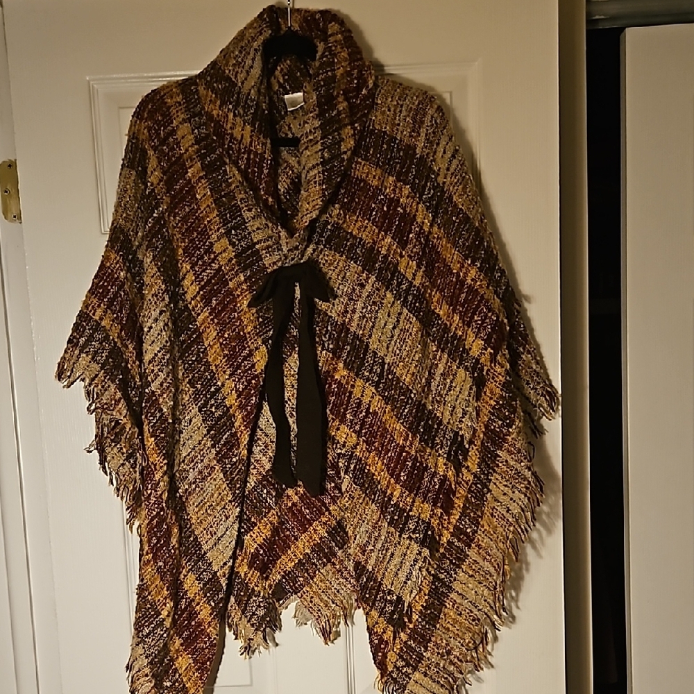 Cozy Christmas Plaid Poncho with Fringe